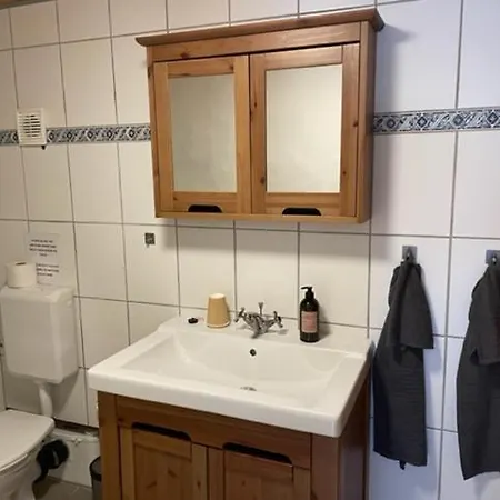 Historical Village Retreat, Interlaken, Sleeps 2 * ويلدرسويل